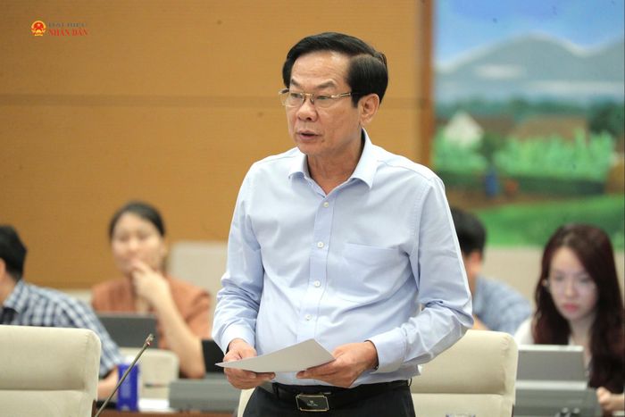 Bộ trưởng Bộ Nội vụ Đỗ Thanh Bình trình bày Tờ trình dự án Luật