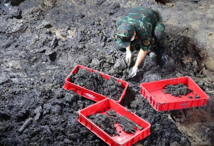 Lực lượng đang tham gia công tác tìm kiếm tại công viên Lê Thị Riêng là các đội K thuộc Quân khu 7