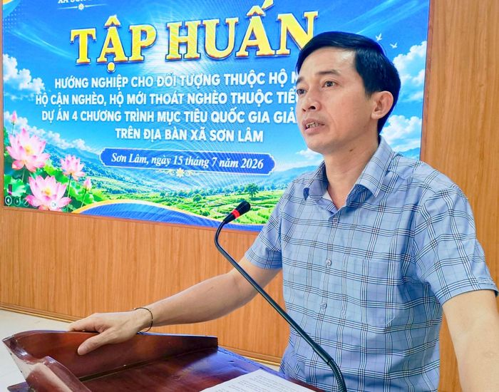 Phó Bí thư Đảng ủy, Chủ tịch UBND xã Sơn Lâm Trình Văn Bằng phát biểu tại lớp tập huấn