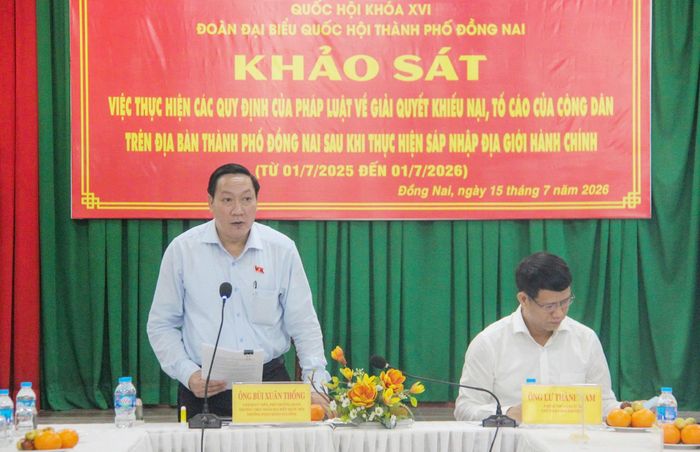 Đoàn ĐBQH TP. Đồng Nai khảo sát việc thực hiện các quy định của pháp luật trong giải quyết khiếu nại, tố cáo của công dân sau khi thực hiện sắp xếp đơn vị hành chính tại phường Nhơn Trạch và Trấn Biên. Ảnh: Văn Dũng