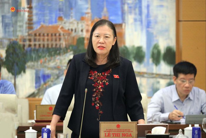 Chủ nhiệm Ủy ban Dân nguyện và Giám sát Lê Thị Nga phát biểu