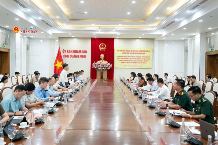 Quang cảnh cuộc làm việc