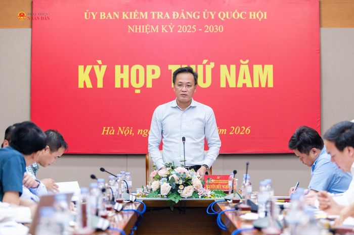 Chủ nhiệm Ủy ban Kiểm tra Đảng ủy Quốc hội Nguyễn Hữu Nghĩa chủ trì Kỳ họp. Ảnh: Phạm Thắng