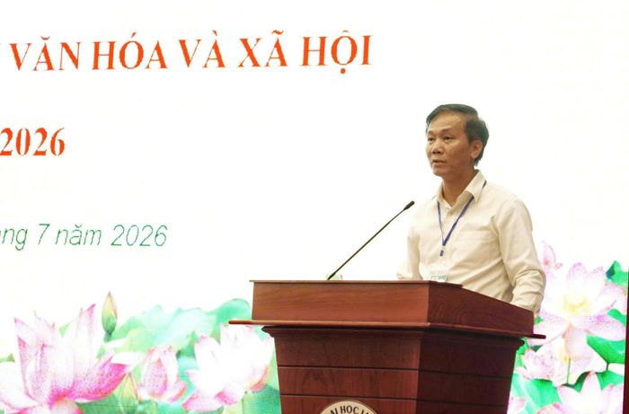 Phó Chủ nhiệm Ủy ban Văn hóa và Xã hội Lâm Văn Đoan - Chủ tịch Hội đồng tuyển dụng công chức phát biểu tại Lễ khai mạc kỳ thi. Ảnh: VVH