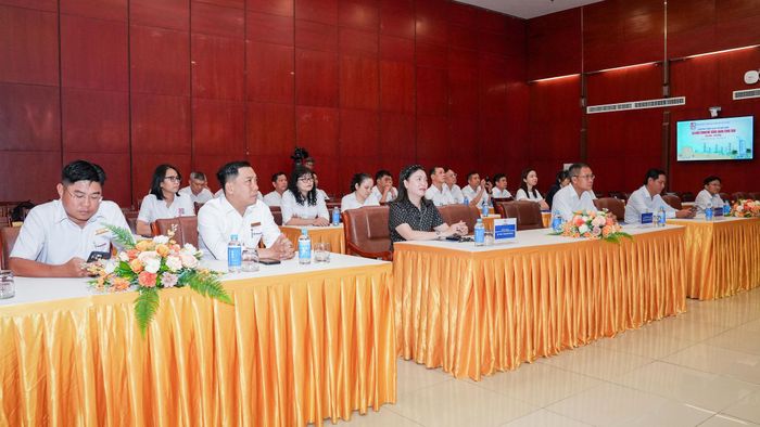 Các đại biểu dự chương trình quay số