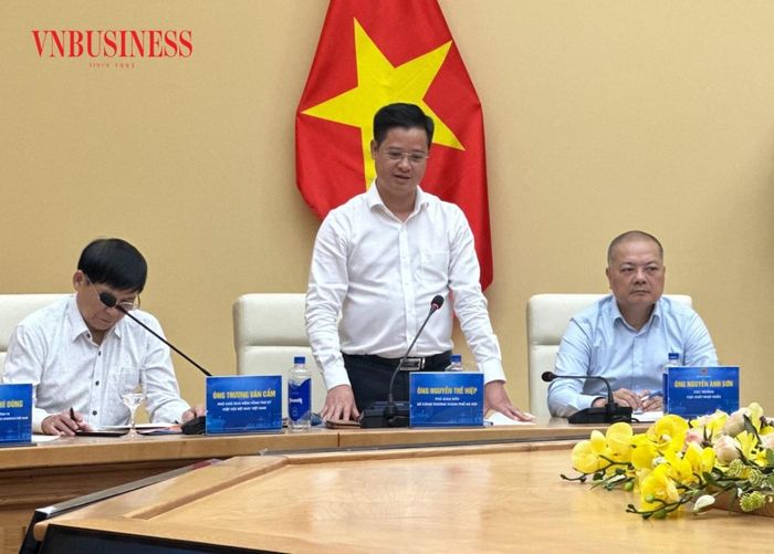 Ông Nguyễn Thế Hiệp, Phó Giám đốc Sở Công Thương Hà Nội đề nghị các Thương vụ Việt Nam ở nước ngoài phối hợp với thành phố đẩy mạnh các giải pháp hỗ trợ mở rộng thị trường, tìm kiếm đơn hàng cho doanh nghiệp.