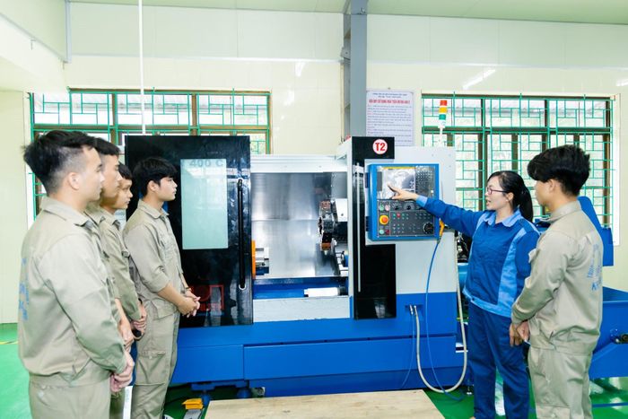 Thông tư số 52/2026/TT-BGDĐT mở rộng cơ hội liên thông nhưng không hạ chuẩn đào tạo