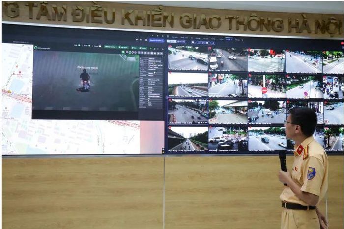 Toàn bộ dữ liệu hiển thị được cập nhật trực tiếp từ Trung tâm Thông tin chỉ huy của Công an TP Hà Nội, giúp người dân dễ dàng theo dõi và chủ động lựa chọn hướng di chuyển phù hợp. (ảnh: CAHN)