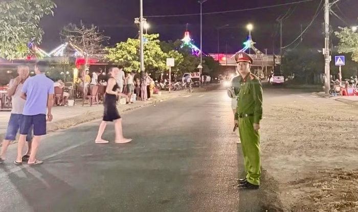 Công an phường Đông Hà xử lý lấn chiếm lòng đường, vỉa hè; đảm bảo ANTT tại các tuyến phố trên địa bàn.