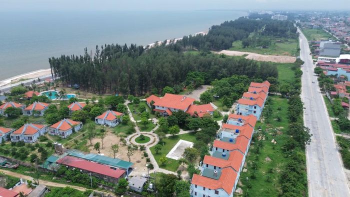 Mật độ xây dựng dự án được điều chỉnh lên 40% là chưa phù hợp với quy hoạch chi tiết Khu du lịch sinh thái biển Hải Tiến đã được Chủ tịch UBND tỉnh Thanh Hóa phê duyệt.