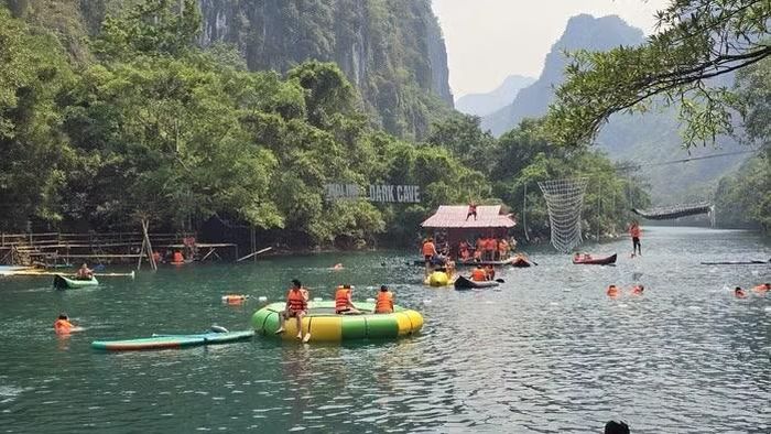 Nhiều cảnh quan thiên nhiên, điểm du lịch ở Phong Nha - Kẻ Bàng luôn thu hút khách trong nước và quốc tế