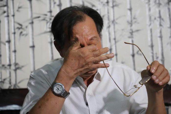 Hơn nửa thế kỷ trôi qua, mỗi lần nhắc đến những đồng đội đã hy sinh, Bác sĩ Bản vẫn không kìm được nước mắt.