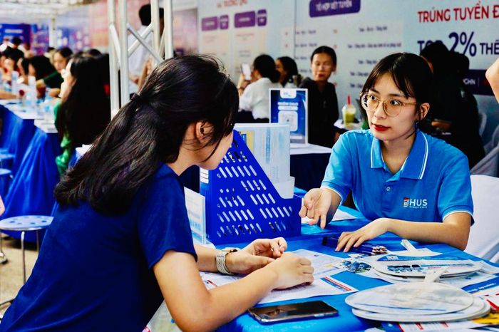 Năm 2026, số lượng thí sinh đăng ký các ngành STEM tăng vọt. Ảnh: HUS.