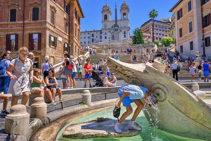 Tạm biệt hình ảnh mùa hè lý tưởng ở Italy. Thời tiết nóng bức đã làm thay đổi mọi thứ ở châu Âu, đặc biệt là đối với khách du lịch. Ảnh: Getty