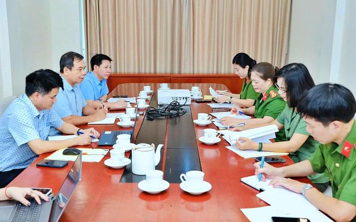 Ngày 14/7, Vụ Học sinh, sinh viên, Bộ Giáo dục và Đào tạo có buổi làm việc với Cục Cảnh sát hình sự (C02) và Cục công tác chính trị (X03), Bộ Công an phối hợp thực hiện công tác bảo đảm an toàn trường học, phát hiện sớm, xử lý kịp thời hành vi bạo lực học đường và vi phạm pháp luật của học sinh.