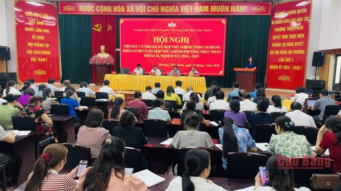 Tổ đại biểu HĐND tỉnh và phường Thục Phán tiếp xúc cử tri tại phường Thục Phán.