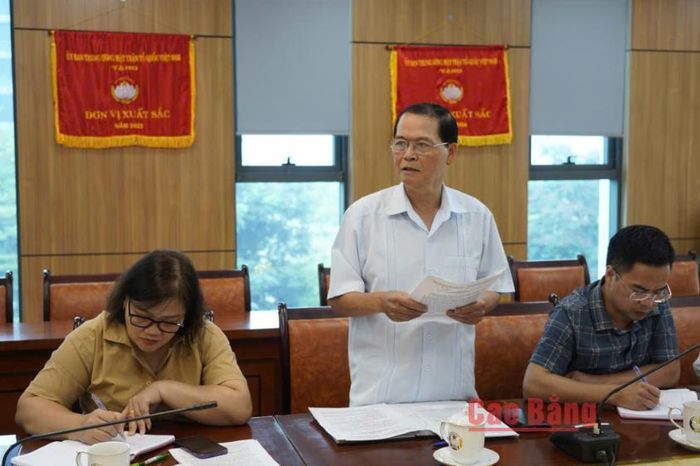 Các đại biểu trao đổi thảo luận tại hội nghị.