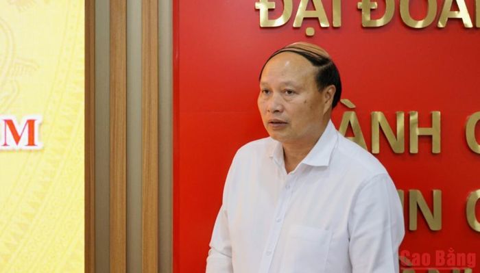  Phó Chủ tịch UBND tỉnh Hoàng Văn Thạch phát biểu chỉ đạo tại hội nghị.