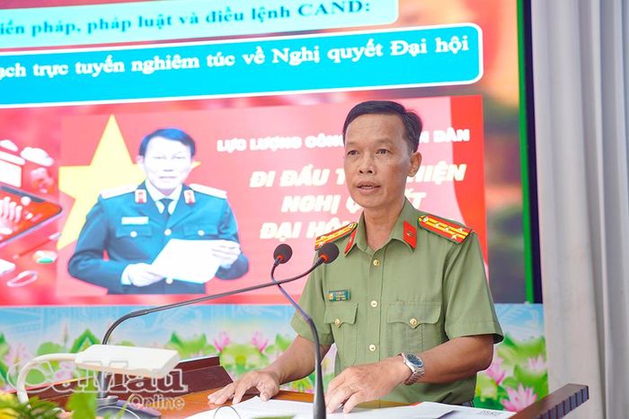 Đại tá Lý Văn Liệt, Trưởng phòng Công tác chính trị, thông qua dự thảo báo cáo kết quả phong trào thi đua “Ba nhất” 6 tháng đầu năm 2026.