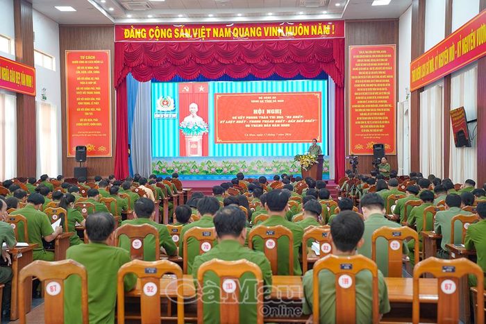 Đại biểu tham dự hội nghị.
