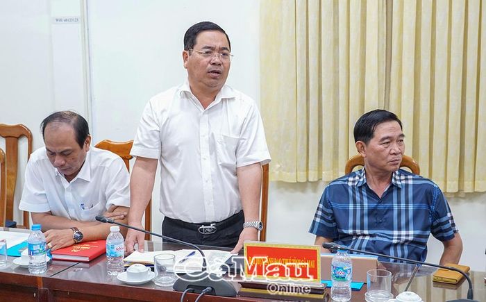  Ông Quách Minh Hành, Trưởng Thuế cơ sở 4, cho biết sẽ phối hợp với địa phương rà soát các cơ sở đủ điều kiện để vận động thành lập doanh nghiệp.