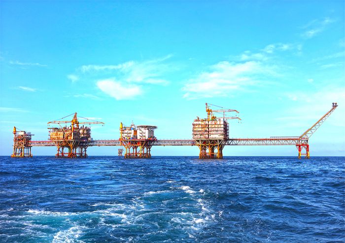 Cụm giàn khoan ngoài khơi của Petrovietnam