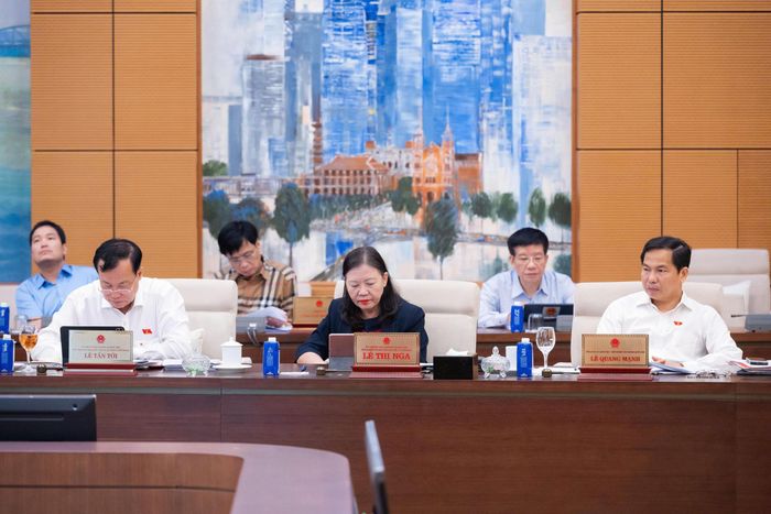 Các đại biểu tham dự Phiên họp. Ảnh: VPQH