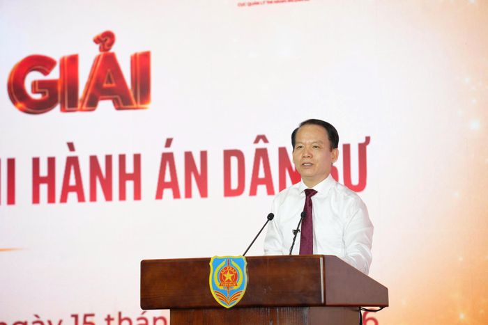 Bộ trưởng Bộ Tư pháp Hoàng Thanh Tùng phát biểu tại Lễ trao giải. Ảnh: BTC