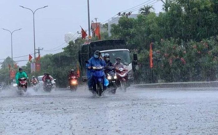 Cuối tuần, mưa dông gia tăng, nền nhiệt miền Bắc giảm dần. Ảnh minh họa