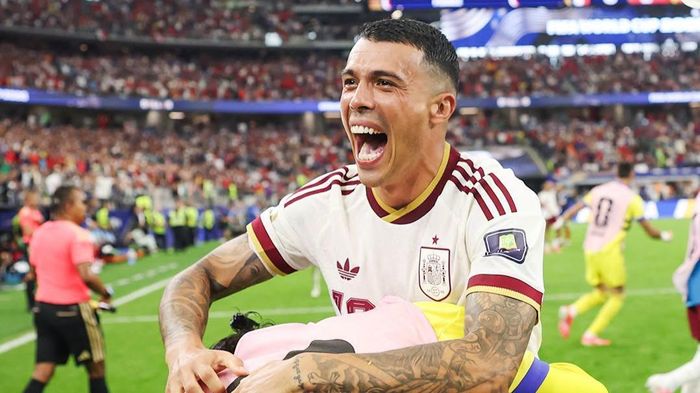 La Roja lần đầu trở lại chung kết World Cup sau 16 năm chờ đợi