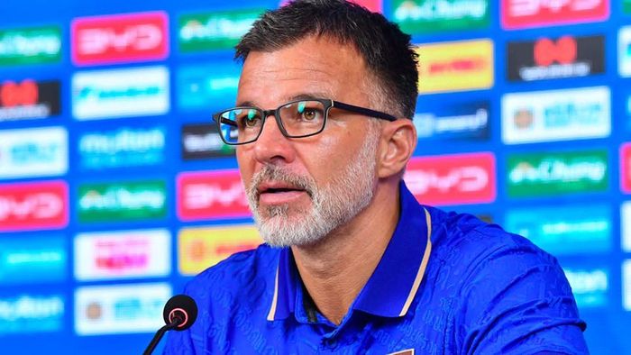 HLV Anthony Hudson quyết đưa ĐT Thái Lan dự World Cup - Ảnh: FAT