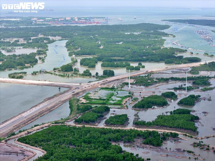 Ngoài ra, còn 3 tổ chức có diện tích đất liên quan gồm phần đất công, Trung tâm Quản lý khai thác công trình thủy lợi và Ban thôn Phước Long chưa hoàn tất thủ tục bồi thường. Theo chủ đầu tư, UBND phường Tân Hải đang tiếp tục hoàn thiện hồ sơ để phê duyệt kinh phí, làm cơ sở chi trả và bàn giao mặt bằng phục vụ thi công.