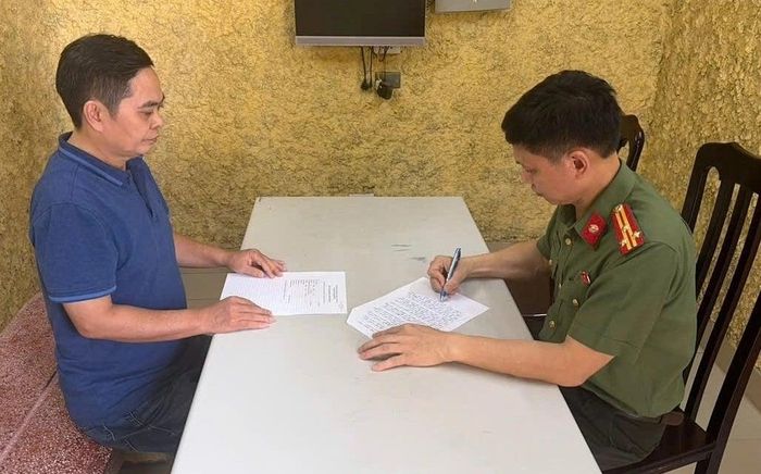 Bị can Đào Bá Đoàn tại cơ quan điều tra. (Ảnh: Công an TP Hà Nội)
