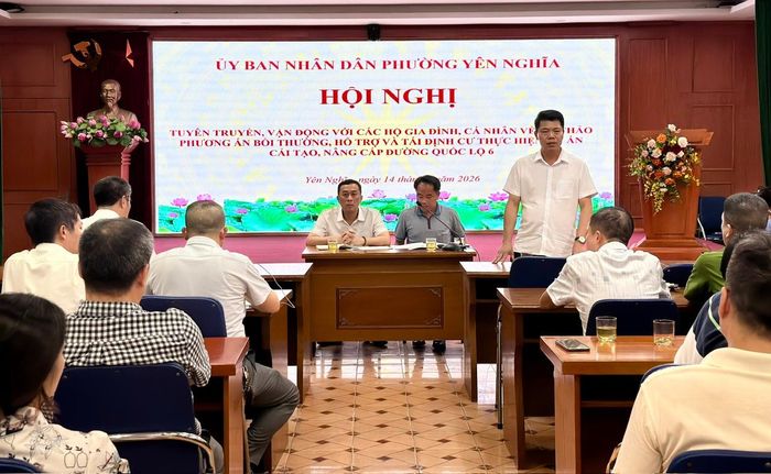 Bí thư Đảng ủy phường Yên Nghĩa Nguyễn Nguyên Quân phát biểu tại hội nghị. Ảnh: Nguyễn Trọng