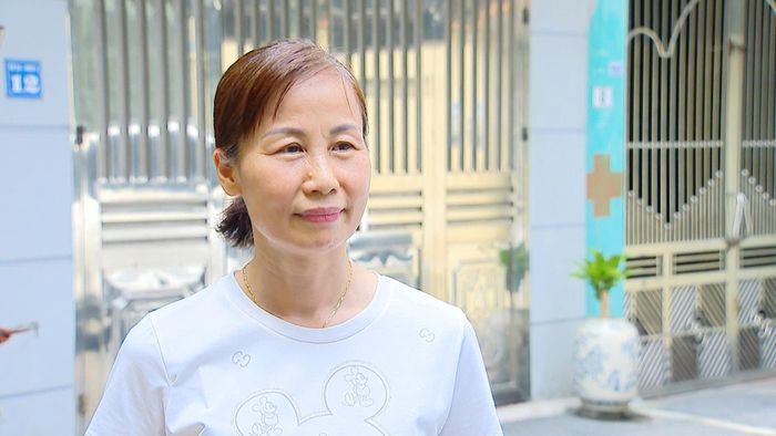 Bà Phạm Thị Minh Nguyệt (trú tại thôn Toàn Thắng) quan tâm đến tiêu chí hạnh phúc của người dân. Ảnh: VH