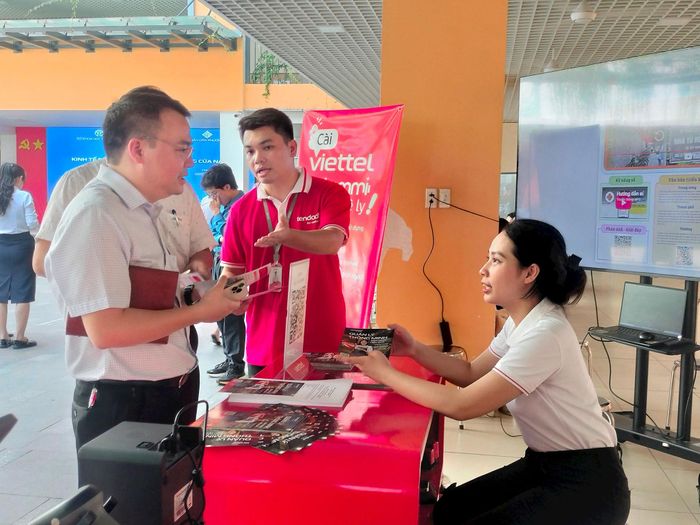 Viettel giới thiệu hệ sinh thái nền tảng số Tendoo dành cho hộ kinh doanh và doanh nghiệp nhỏ và vừa