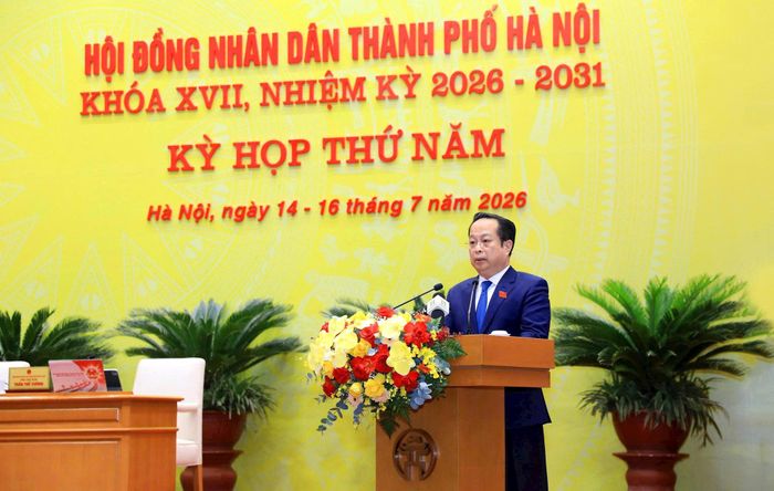 Ủy viên Ban Thường vụ Thành ủy, Phó Chủ tịch Thường trực HĐND thành phố Trần Thế Cương phát biểu mở đầu phiên chất vấn và trả lời chất vấn. Ảnh: Thành Thái