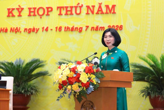 Chủ tịch HĐND thành phố Phùng Thị Hồng Hà phát biểu kết luận phiên chất vấn và trả lời chất vấn. Ảnh: Thành Thái