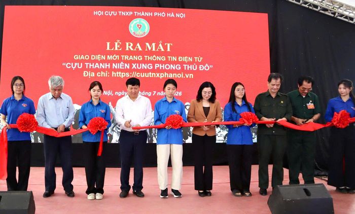Lễ cắt băng ra mắt giao diện mới của Trang thông tin điện tử Cựu TNXP Thủ đô. Ảnh: Bảo Lâm