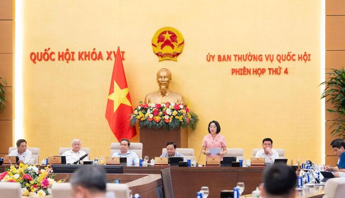 Phó Chủ tịch Quốc hội Nguyễn Thị Thanh điều hành Phiên họp. Ảnh: media.quochoi.vn
