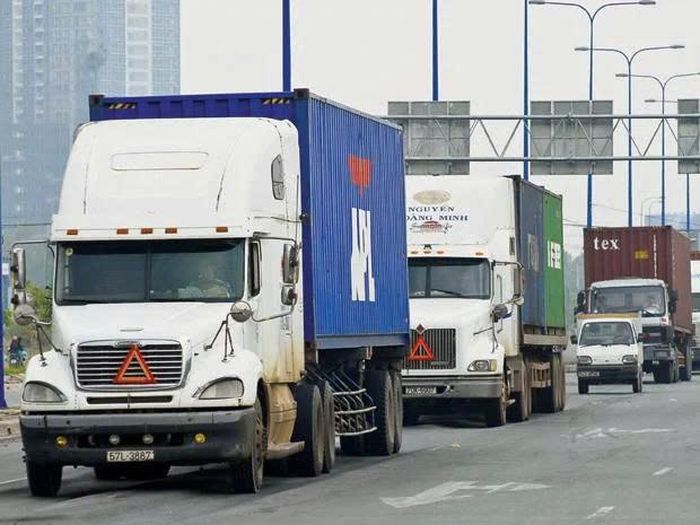 Nguy cơ đứt gãy chuỗi vận tải đường bộ do thiếu hụt đội ngũ lái xe. (Ảnh minh họa).