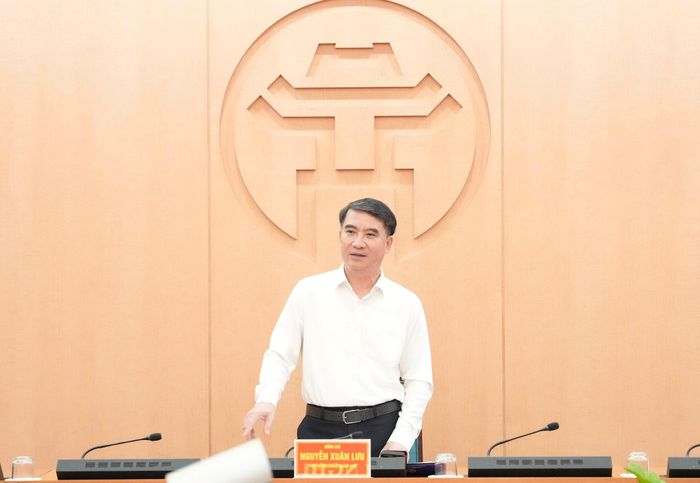 Phó Chủ tịch UBND thành phố Hà Nội Nguyễn Xuân Lưu phát biểu tại hội nghị. Ảnh: Hồng Thái