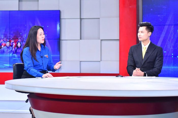 Chị Hứa Thanh Hoa chia sẻ tại Chương trình. Ảnh: Phan Anh