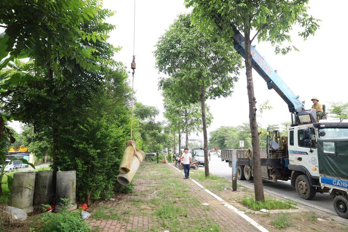 Từ nay đến cuối năm 2026, phường Chương Mỹ sẽ tổ chức nhiều đợt giải tỏa vi phạm hành lang an toàn giao thông, chống tái lấn chiếm. Ảnh: Kim Nhuệ