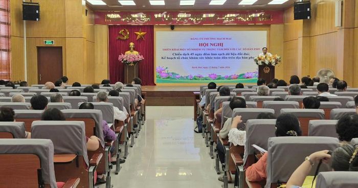 Quang cảnh Hội nghị do Đảng ủy phường Bạch Mai tổ chức. Ảnh: PV