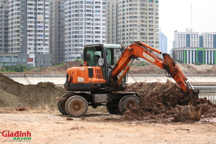 Theo ghi nhận của Gia đình và Xã hội, đến trung tuần tháng 7/2026, công trình đã cơ bản hoàn thành, các hạng mục như đào và vận chuyển hơn 615.000 m³ đất lòng hồ đã hoàn tất. Hệ thống kè bê tông dự ứng lực, cống điều tiết và cống liên hồ cũng đã hoàn thành. Các hạng mục kết nối hệ thống thoát nước đồng bộ với đường Tố Hữu và kênh Đồng Bông cũng đã khơi thông.