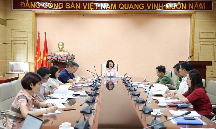 Quang cảnh cuộc họp.