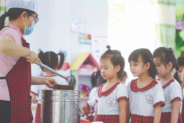 Thực phẩm là nguồn cung cấp dinh dưỡng tốt nhất cho trẻ.