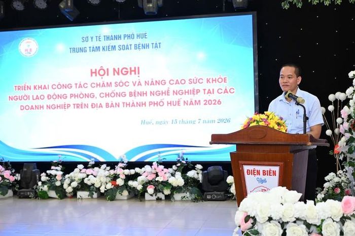 BSCKII Thái Văn Tuấn, Giám đốc CDC TP Huế phát biểu tại hội nghị.