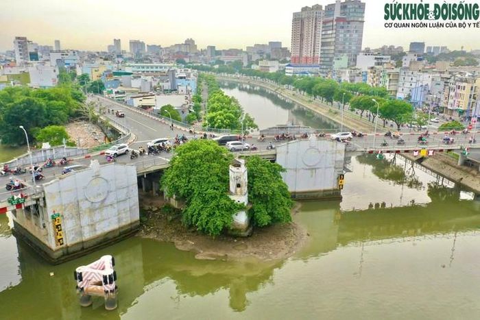 Sau khi cơ quan chức năng phát hiện hài cốt cùng di vật mang tên liệt sĩ Huỳnh Văn Quên - bước đầu xác định thuộc Đại đội 2 của Tiểu đoàn 1 Long An không chỉ mang ý nghĩa tìm lại danh tính cho một người chiến sĩ đã hi sinh mà còn gợi nhắc về trận chiến khốc liệt của một đơn vị anh hùng tại cửa ngõ phía nam Sài Gòn năm 1968, nơi hàng trăm cán bộ, chiến sĩ đã hy sinh vì độc lập tự do dân tộc.
